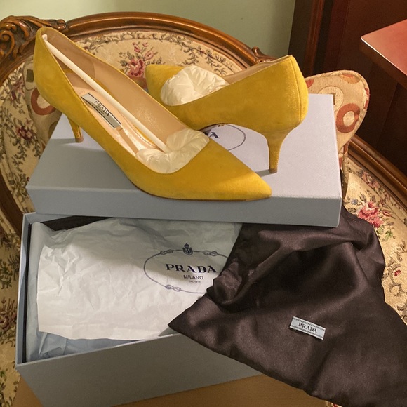 Yellow suede PRADA shoes , size 37, in the original box - Picture 14 of 15